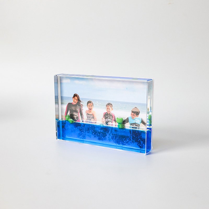 liquid photo frame